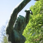 Frauenakt "Der Morgen" aus Bronze von Georg Kolbe aus dem Jahr 1925 in den Ceciliengärten, Detailansicht