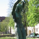 Frauenakt "Der Morgen" aus Bronze von Georg Kolbe aus dem Jahr 1925 in den Ceciliengärten, Detailansicht
