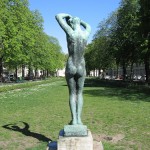 Frauenakt "Der Morgen" aus Bronze von Georg Kolbe aus dem Jahr 1925 in den Ceciliengärten, Gesamtansicht