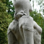 Statue der Persephone auf dem Parkfriedhof Neukölln von Carl Max Kruse, Detailansicht