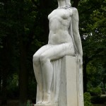 Statue der Persephone auf dem Parkfriedhof Neukölln von Carl Max Kruse, Detailansicht