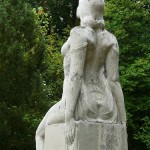 Statue der Persephone auf dem Parkfriedhof Neukölln von Carl Max Kruse, Detailansicht