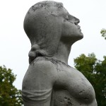 Statue der Persephone auf dem Parkfriedhof Neukölln von Carl Max Kruse, Detailansicht