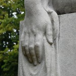 Statue der Persephone auf dem Parkfriedhof Neukölln von Carl Max Kruse, Detailansicht