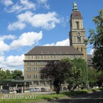 Wartehäuschen auf dem Breslauer Platz in Berlin Friedenau von Heinrich Lassen aus dem Jahre 1929 im Stil der Neuen Sachlichkeit, Fernansicht