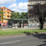 Wartehäuschen auf dem Breslauer Platz in Berlin Friedenau von Heinrich Lassen aus dem Jahre 1929 im Stil der Neuen Sachlichkeit, Gesamtansicht
