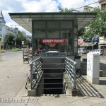 Wartehäuschen auf dem Breslauer Platz in Berlin Friedenau von Heinrich Lassen aus dem Jahre 1929 im Stil der Neuen Sachlichkeit, Gesamtansicht