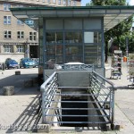 Wartehäuschen auf dem Breslauer Platz in Berlin Friedenau von Heinrich Lassen aus dem Jahre 1929 im Stil der Neuen Sachlichkeit, Gesamtansicht