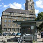 Wartehäuschen auf dem Breslauer Platz in Berlin Friedenau von Heinrich Lassen aus dem Jahre 1929 im Stil der Neuen Sachlichkeit, Gesamtansicht