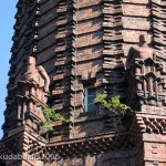 Wasserturm Jungfernheide im Volkspark Jungfernheide in Berlin-Charlottenburg aus den Jahren 1925 - 1927 in expressionistischer Bauweise, Ansicht des mittleren Teils des Turmes mit skulpturalen Schmuck