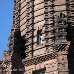 Wasserturm Jungfernheide im Volkspark Jungfernheide in Berlin-Charlottenburg aus den Jahren 1925 - 1927 in expressionistischer Bauweise, Ansicht des mittleren Teils des Turmes mit skulpturalen Schmuck