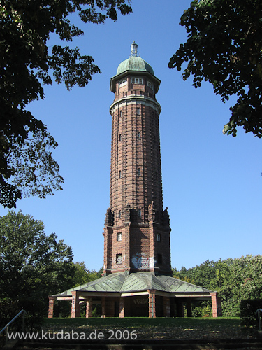 Wasserturm Jungfernheide im Volkspark Jungfernheide in Berlin-Charlottenburg aus den Jahren 1925 - 1927 in expressionistischer Bauweise, Gesamtansicht