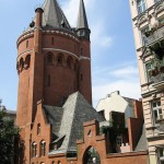 Wasserturm Tempelhofer Berg in Berlin-Kreuzberg im Stil des Historismus bzw. der Neogotik, Gesamtansicht