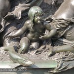 Brunnen "Stilles Wasser" in Dresden von Robert Diez, Detailansicht einer jungen Wassernixe