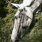 Denkmal "Fuchsjagd um 1900" von Wilhelm Haverkamp im Großen Tiergarten in Berlin-Mitte von 1904, Detailansicht des Pferdes