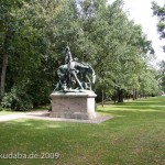 Denkmal "Fuchsjagd um 1900" von Wilhelm Haverkamp im Großen Tiergarten in Berlin-Mitte von 1904, Fernansicht