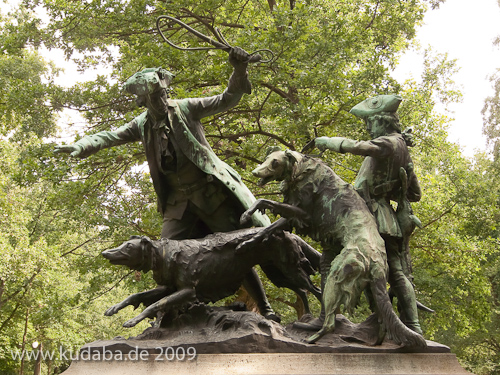 Denkmal "Hasenhetze um 1750" im Großen Tiergarten in Berlin-Mitte von Max Baumbach von 1904, Detailansicht der Skulpturengruppe