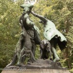 Denkmal "Hasenhetze um 1750" im Großen Tiergarten in Berlin-Mitte von Max Baumbach von 1904, Detailansicht der Skulpturengruppe