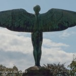 Lilienthal-Denkmal von Peter Christian Breuer von 1914 in Berlin-Steglitz, Detailansicht der Ikarus-Skulptur