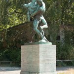 Bronzeskulptur "Ringergruppe" im Volkspark Rehberge in Berlin-Wedding von Wilhelm Haverkamp von 1906, Gesamtansicht