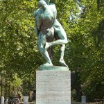 Bronzeskulptur "Ringergruppe" im Volkspark Rehberge in Berlin-Wedding von Wilhelm Haverkamp von 1906, Gesamtansicht