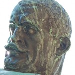 Bronzeskulptur "Ringergruppe" im Volkspark Rehberge in Berlin-Wedding von Wilhelm Haverkamp von 1906, Detailansicht eines Kopfes