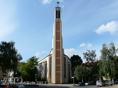 Gustav-Adolf-Kirche in Berlin-Charlottenburg von Otto Bartning, erbaut 1932 - 1934, Gesamtansicht