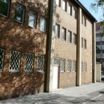 Gustav-Adolf-Kirche in Berlin-Charlottenburg von Otto Bartning, erbaut 1932 - 1934, Detailansicht des Gemeindehauses