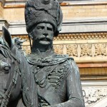 Reitdenkmal Ernst-August I. auf dem Bahnhofsvorplatz in Hannover von Christian Daniel Rauch und Albert Wolff von 1861, Detailansicht