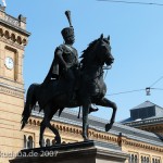 Reitdenkmal Ernst-August I. auf dem Bahnhofsvorplatz in Hannover von Christian Daniel Rauch und Albert Wolff von 1861, Detailansicht der Reiterskulptur