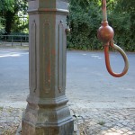 Schwengelpumpe in der Bristolstraße in Berlin-Wedding, Detailansicht
