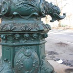 Schwengelpumpe in der Schlossstraße in Berlin-Charlottenburg, Detailansicht