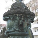 Schwengelpumpe in der Schlossstraße in Berlin-Charlottenburg, Detailansicht