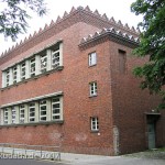 Turnhalle in Alt-Stralau in Berlin-Friedrichshain von 1928 im Stil des Expressionismus, Gesamtansicht