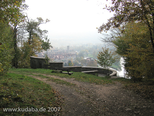 Blick über die Weserliedanlage herunter auf die Stadt Hann.-Münden