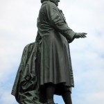 Denkmal Freiherr vom Stein von Hermann Schievelbein in Berlin-Kreuzberg von 1872, Detailansicht der Standfigur