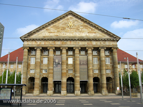 Stadthalle im Stil des Neoklassizismus von Ernst Rothe und Max Hummel in Kassel, Hauptfassade