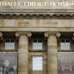 Stadthalle im Stil des Neoklassizismus von Ernst Rothe und Max Hummel in Kassel, Hauptfassade mit ionischen Kapitellen