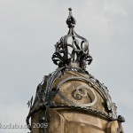 Brücke Siemenssteg in Berlin-Charlottenburg, Detail vom Brückenpfeiler am Westufer