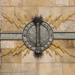 Brücke Siemenssteg in Berlin-Charlottenburg, Detail vom Brückenpfeiler am Westufer