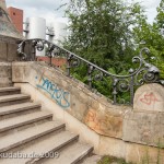 Brücke Siemenssteg in Berlin-Charlottenburg, Detail vom Brückenpfeiler am Westufer