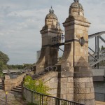 Brücke Siemenssteg in Berlin-Charlottenburg, Brückenpfeiler am Ostufer