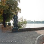 Skulpturen-Gruppen "Menschenpaar" von Georg Kolbe am Maschsee in Hannover, Gesamtansicht