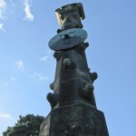 Schildhorn-Denkmal in Berlin-Grunewald von Friedrich August Stüler, Blick vom Sockel hinauf zur Denkmalsspitze