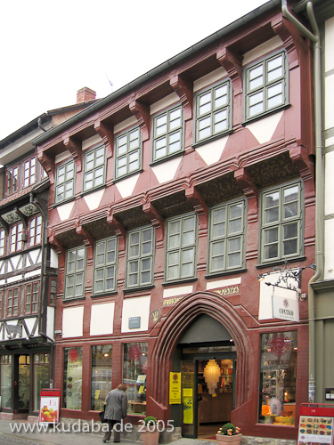 Gotisches Fachwerkhaus in der Langen Geismarstraße 51 in Göttingen, Gesamtansicht