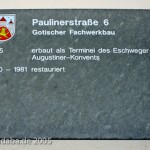 Gotisches Fachwerkhaus in der Pauliner Straße 6 in Göttingen, erbaut 1495 als Terminei des Eschwegers Augustiner-Konvents, Informationstafel am Haus