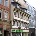 Gotisches Fachwerkhaus in der Roten Straße 25 in Göttingen, erbaut 1276, Gesamtansicht