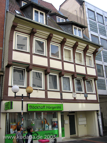 Gotisches Fachwerkhaus in der Roten Straße 25 in Göttingen, erbaut 1276, Gesamtansicht