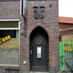 Haus Hospitalstraße 18 in Göttingen im expressionistischen Stil, erbaut 1919 von Georg Rott, Detailansicht von einem anderen, gotisierenden Türeingang