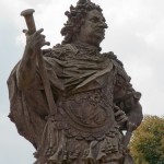 Denkmal des Großen Kurfürsten Friedrich Wilhelm Johann Georg Glume auf dem Schleusenplatz in Rathenow, Detailansicht mit dem großen Kurfürst im Ornat eines römischen Herrschers, Nahaufnahme